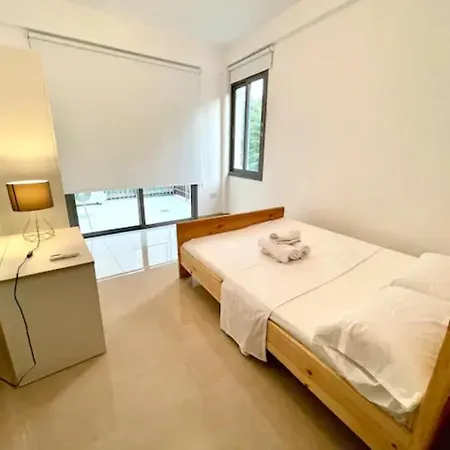 Artemis 1 Bdr Down Town Daire *